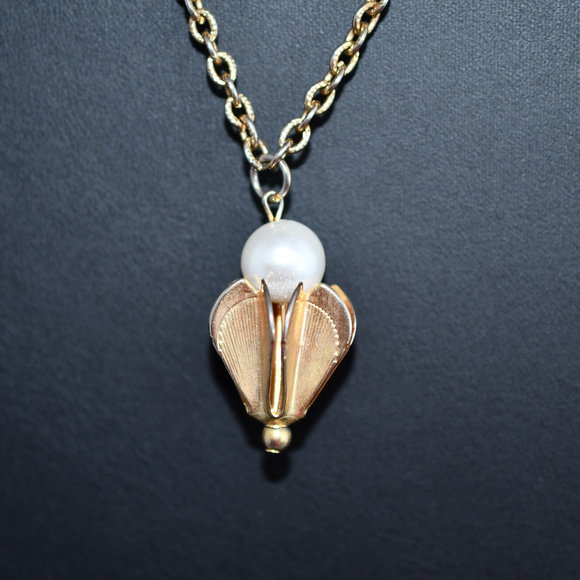 Vintage Gold Tone Etched Rolo Necklace w/Pendant - Picture 4 of 4